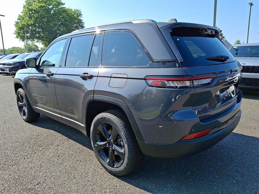 new 2025 Jeep Grand Cherokee car, priced at $48,989