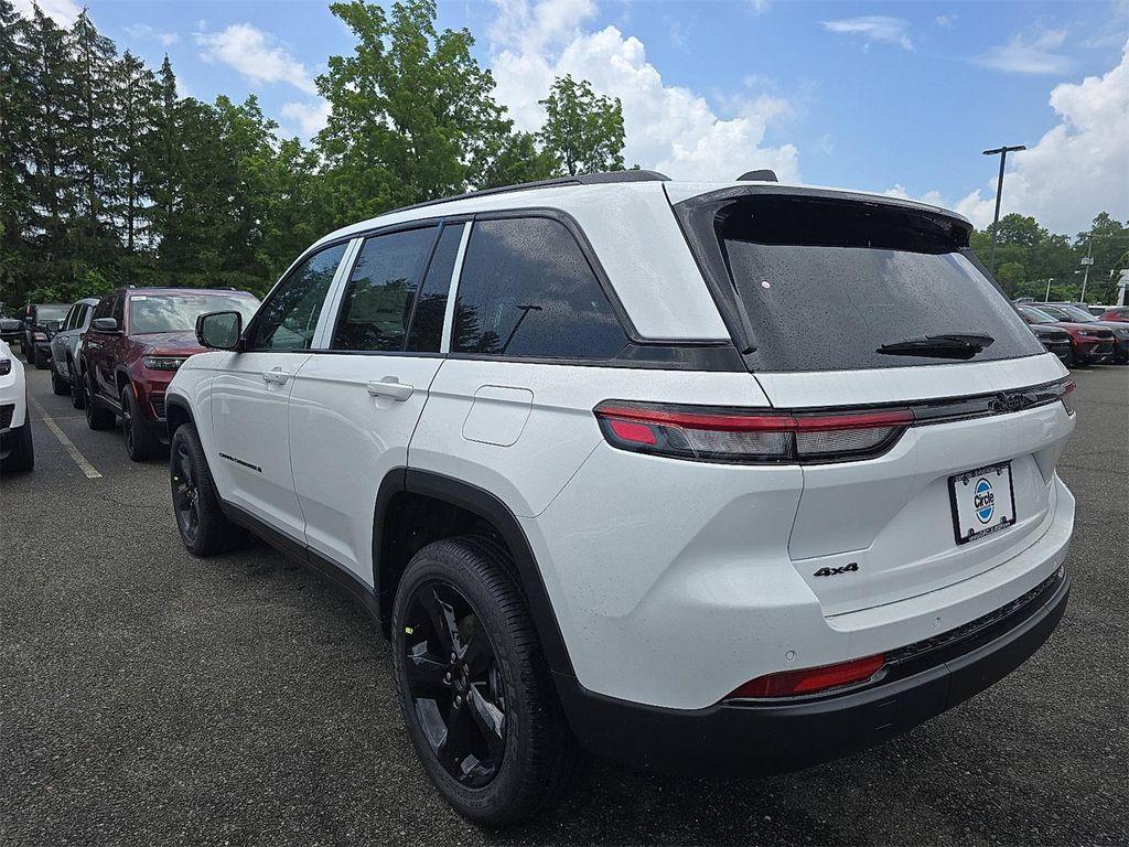 new 2025 Jeep Grand Cherokee car, priced at $44,097