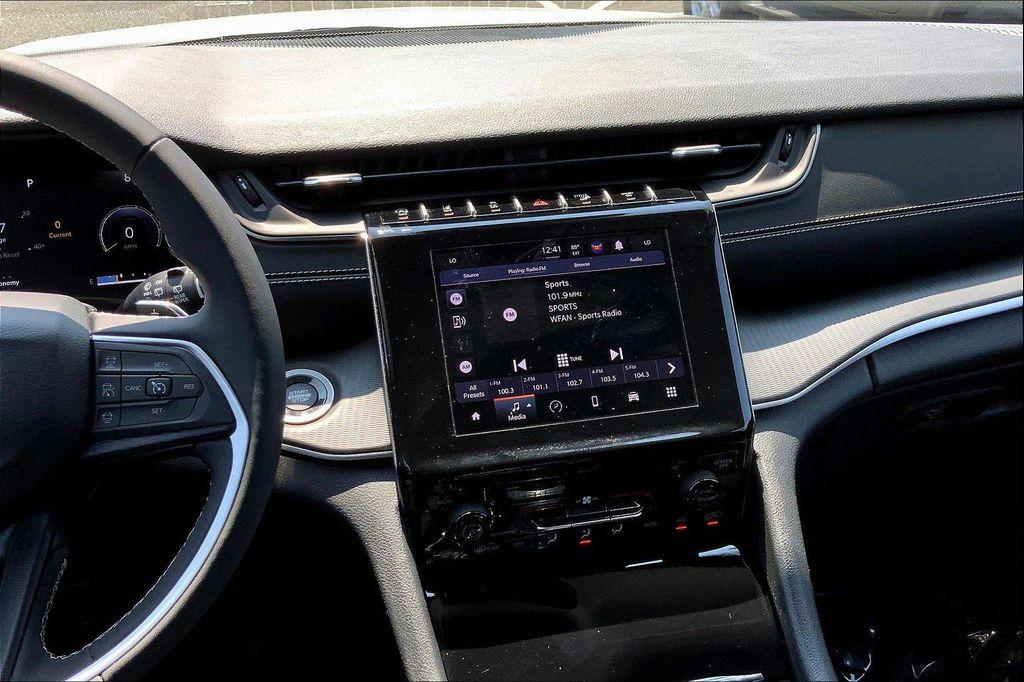 used 2024 Jeep Grand Cherokee car, priced at $32,990