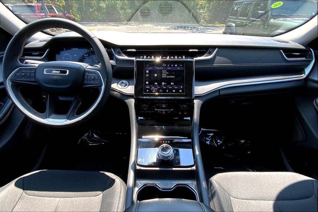 used 2024 Jeep Grand Cherokee car, priced at $32,990