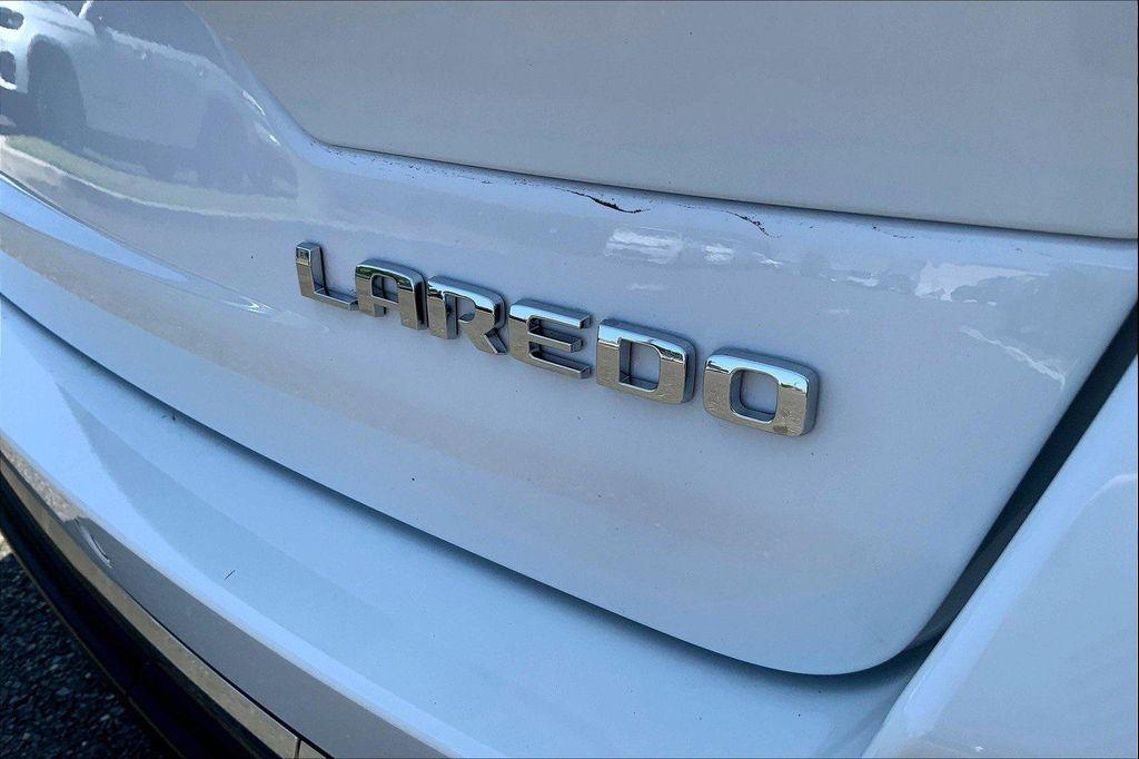 used 2024 Jeep Grand Cherokee car, priced at $32,990