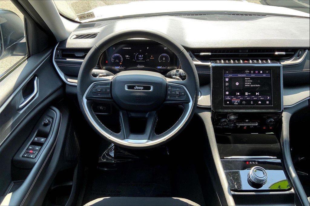 used 2024 Jeep Grand Cherokee car, priced at $32,990