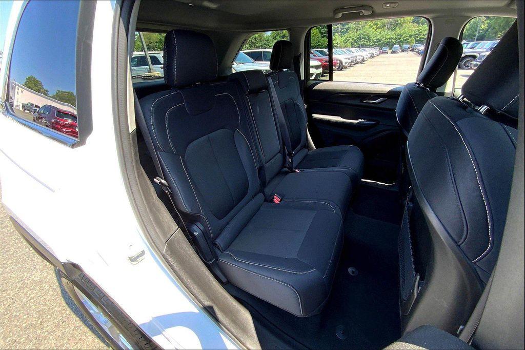 used 2024 Jeep Grand Cherokee car, priced at $32,990