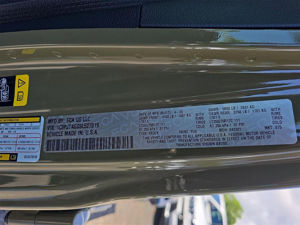 new 2025 Jeep Gladiator car, priced at $48,321