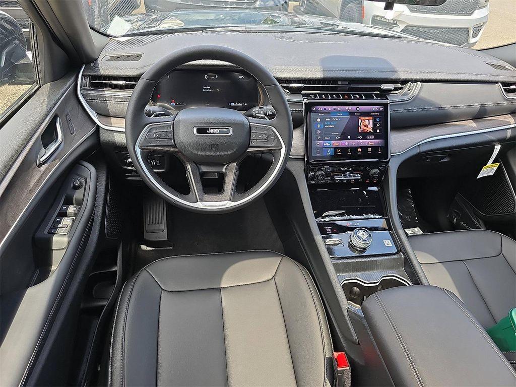 new 2025 Jeep Grand Cherokee L car, priced at $52,412