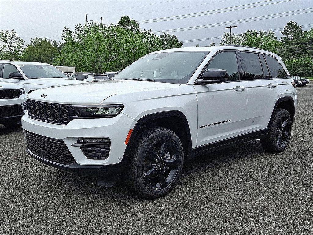 new 2025 Jeep Grand Cherokee car, priced at $51,180