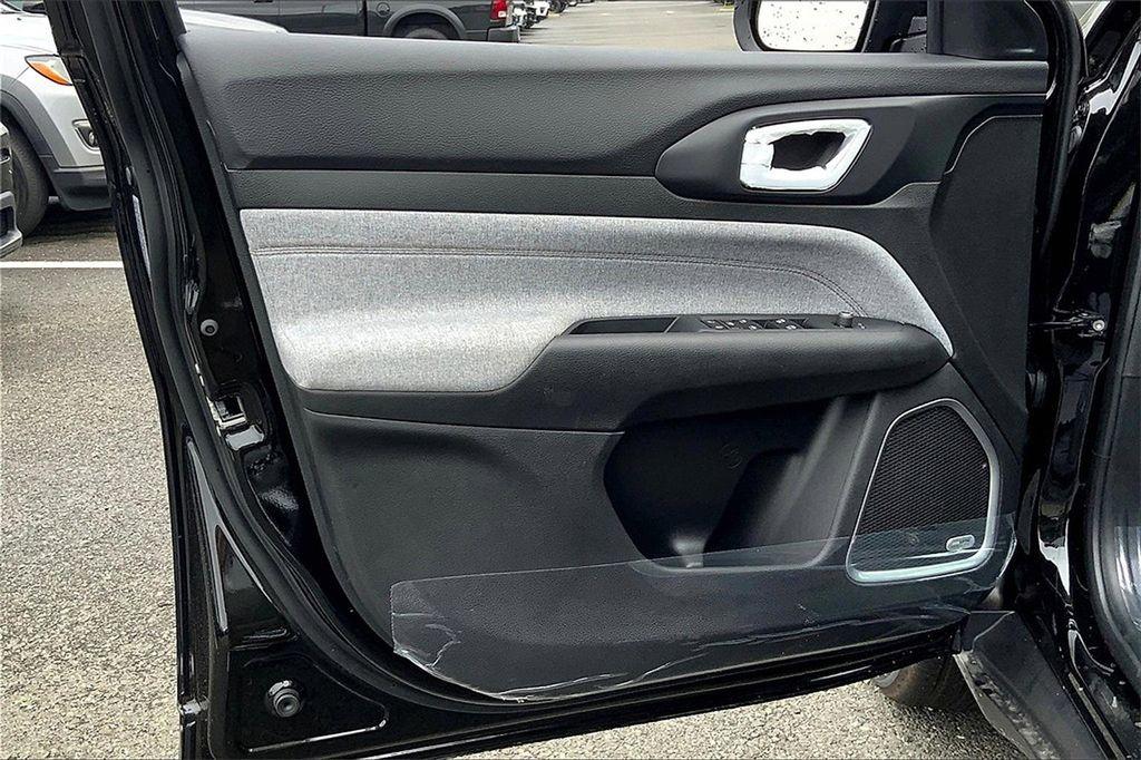 new 2023 Jeep Compass car, priced at $43,660