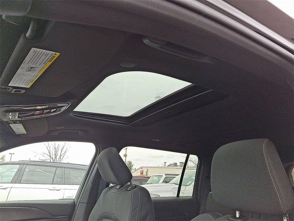 new 2025 Jeep Grand Cherokee L car, priced at $42,576
