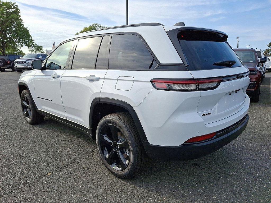 new 2025 Jeep Grand Cherokee car, priced at $47,697