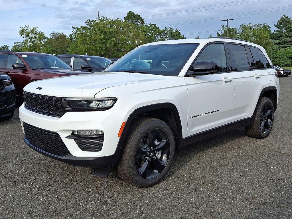 new 2025 Jeep Grand Cherokee car, priced at $47,697