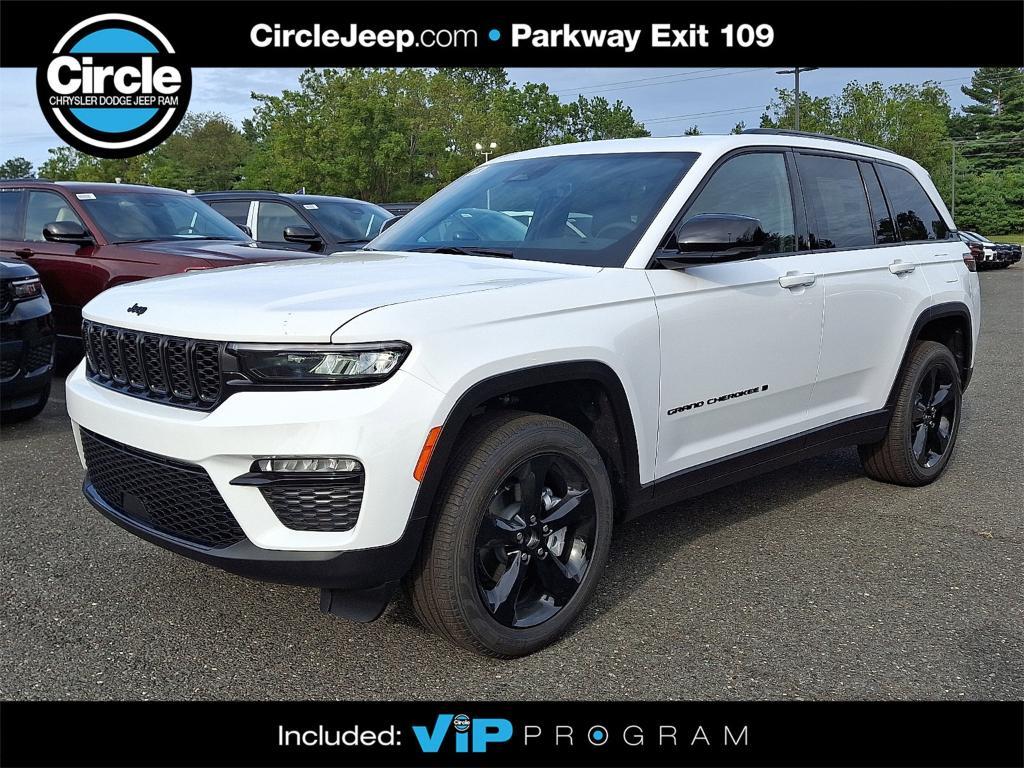new 2025 Jeep Grand Cherokee car, priced at $47,697