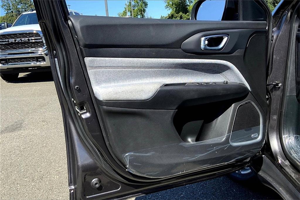 new 2023 Jeep Compass car, priced at $43,660