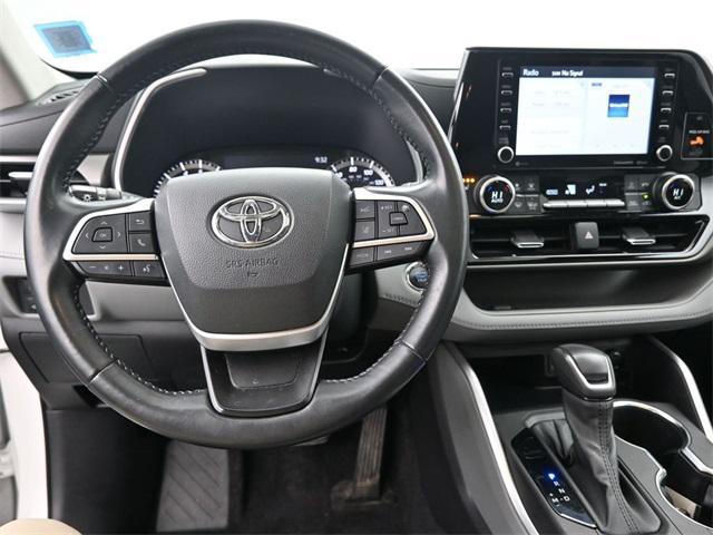 used 2022 Toyota Highlander car, priced at $34,995