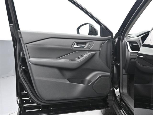new 2025 Nissan Rogue car, priced at $41,325