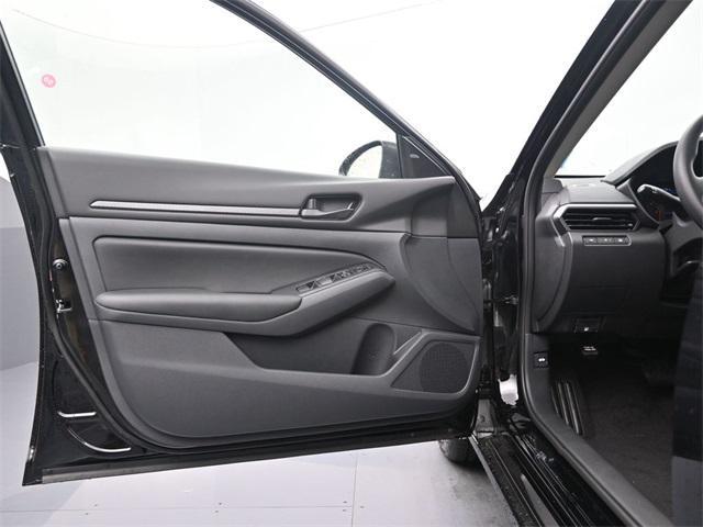 new 2025 Nissan Altima car, priced at $27,140