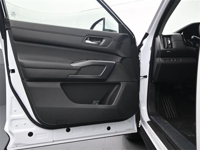 new 2025 Nissan Pathfinder car, priced at $49,225