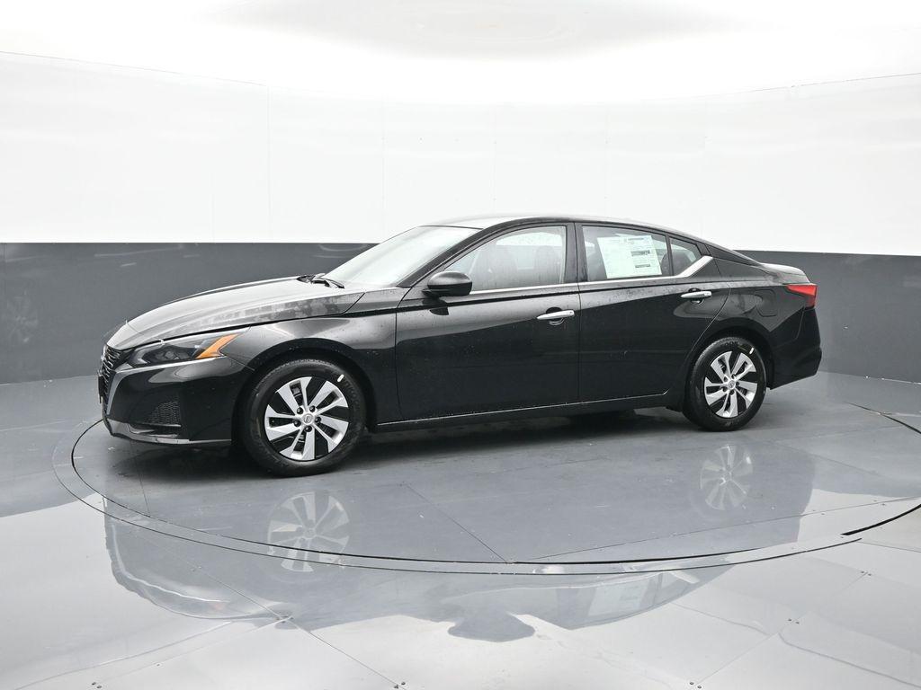 used 2025 Nissan Altima car