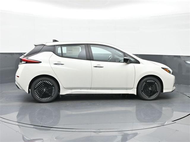 new 2025 Nissan Leaf car