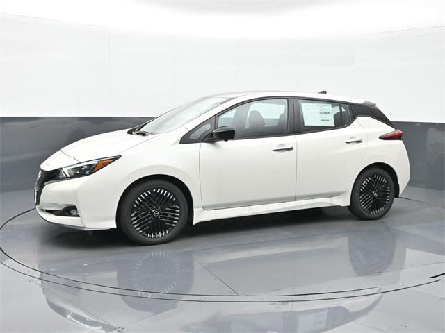new 2025 Nissan Leaf car