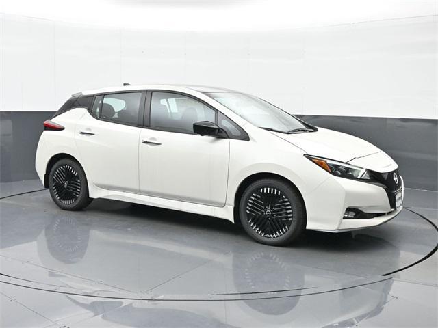 new 2025 Nissan Leaf car