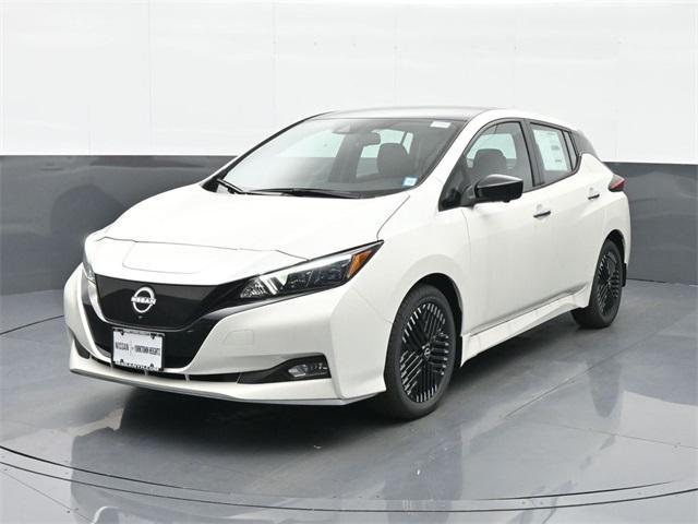 new 2025 Nissan Leaf car