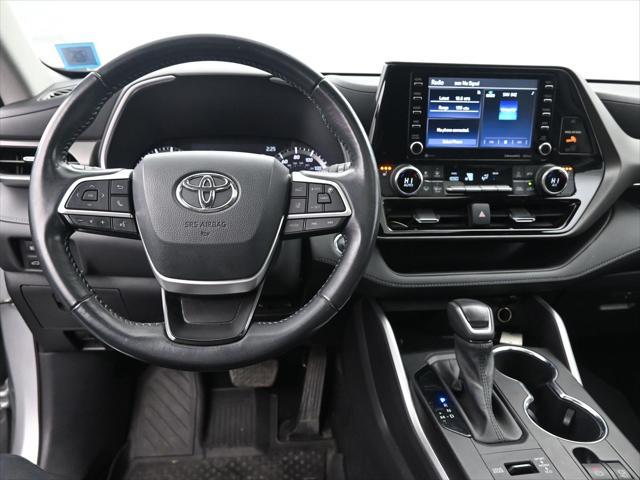 used 2022 Toyota Highlander car, priced at $35,600