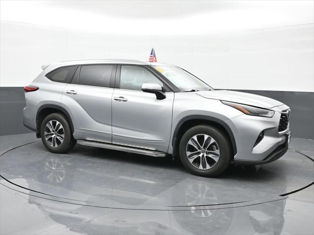 used 2022 Toyota Highlander car, priced at $34,695