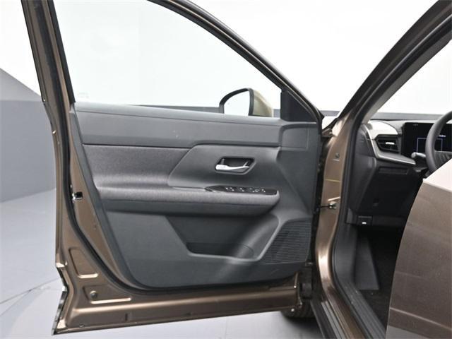 new 2025 Nissan Kicks car, priced at $27,170