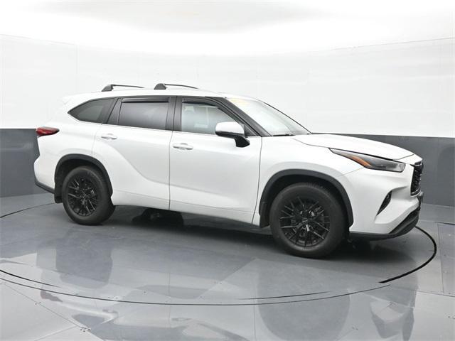 used 2022 Toyota Highlander car, priced at $28,500