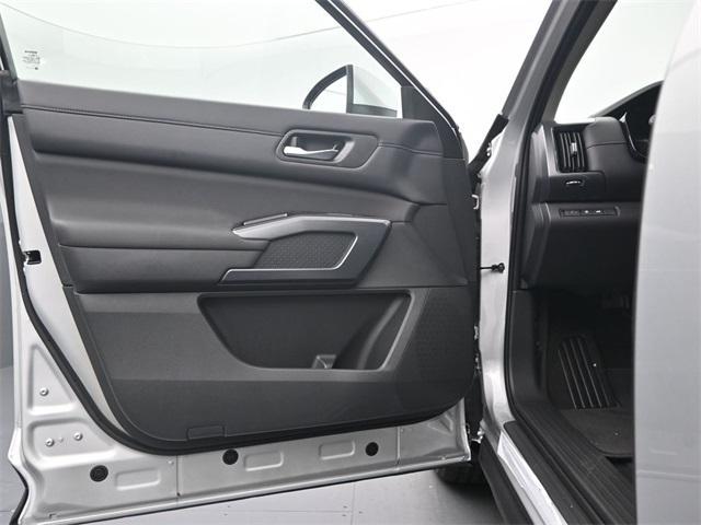 new 2025 Nissan Pathfinder car, priced at $45,810