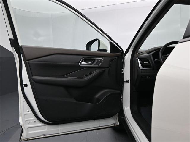 used 2023 Nissan Rogue car, priced at $29,995