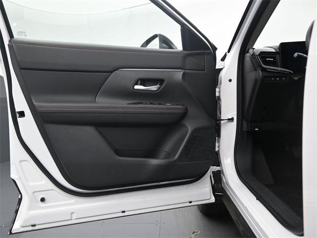 new 2025 Nissan Kicks car, priced at $29,840