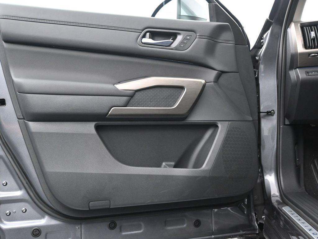 new 2025 Nissan Pathfinder car, priced at $51,010