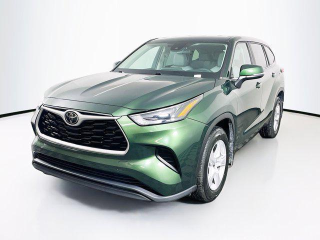 used 2023 Toyota Highlander car, priced at $31,997