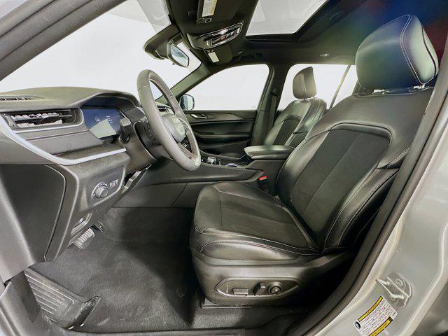 used 2024 Jeep Grand Cherokee car, priced at $28,197