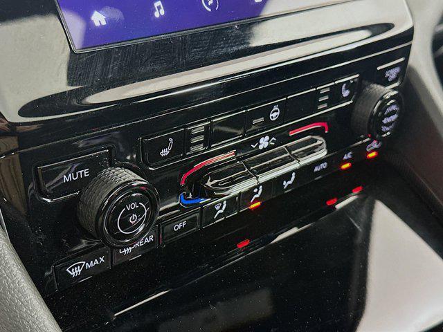 used 2024 Jeep Grand Cherokee car, priced at $28,197