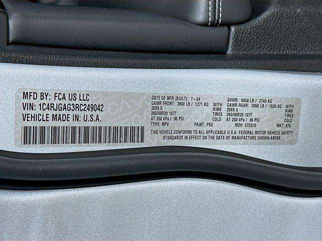 used 2024 Jeep Grand Cherokee car, priced at $28,197