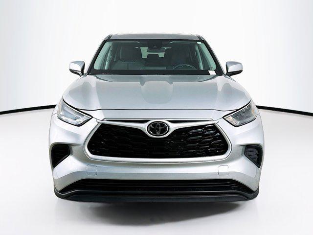 used 2023 Toyota Highlander car, priced at $29,397