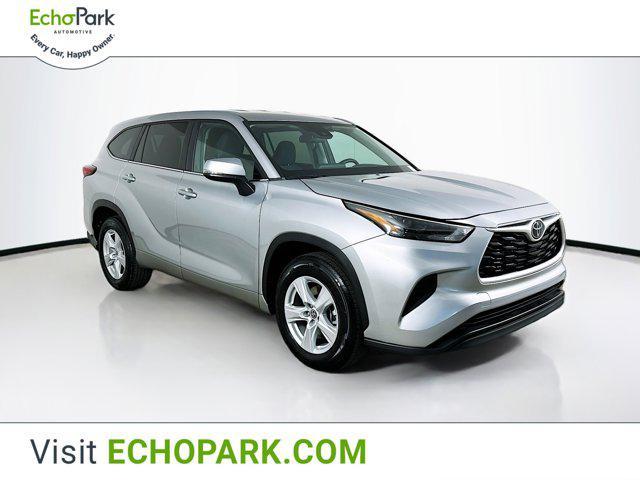used 2023 Toyota Highlander car, priced at $31,897