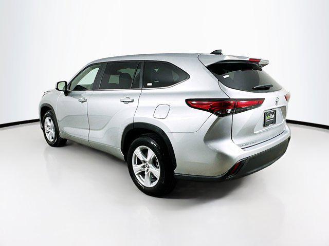 used 2023 Toyota Highlander car, priced at $29,397