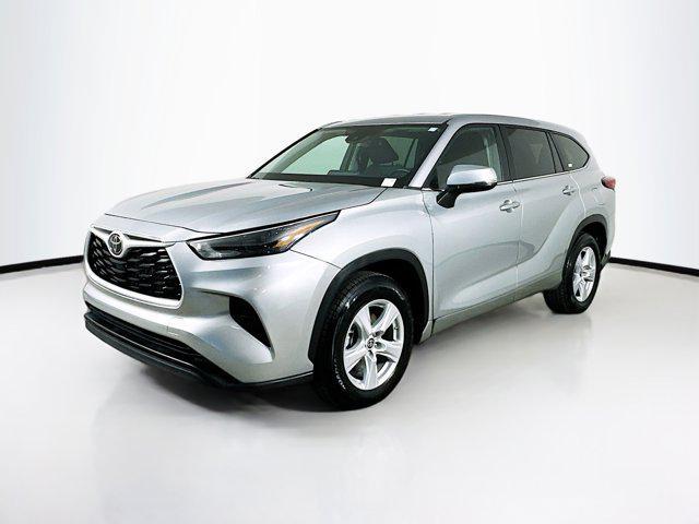 used 2023 Toyota Highlander car, priced at $29,397