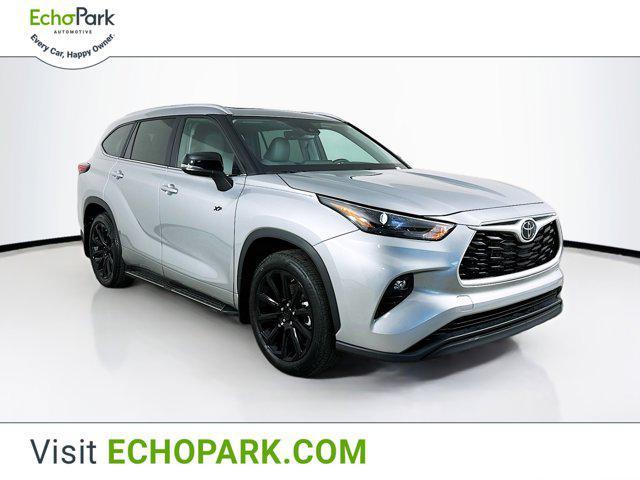 used 2023 Toyota Highlander car, priced at $37,997