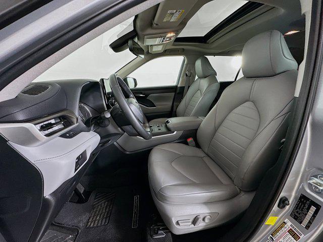 used 2023 Toyota Highlander car, priced at $36,897