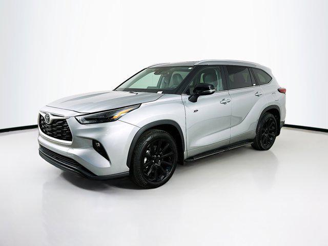 used 2023 Toyota Highlander car, priced at $36,897