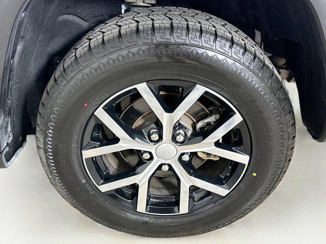 used 2023 Jeep Grand Cherokee car, priced at $28,697