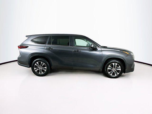 used 2024 Toyota Highlander car, priced at $34,197