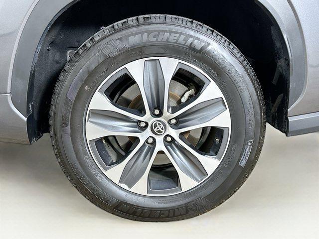 used 2024 Toyota Highlander car, priced at $34,197