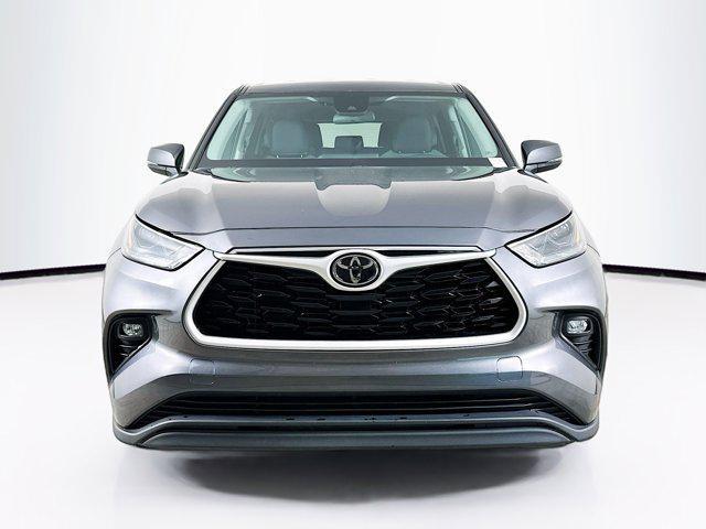 used 2023 Toyota Highlander car, priced at $29,497