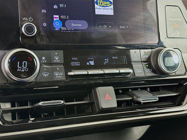 used 2023 Toyota Highlander car, priced at $29,497