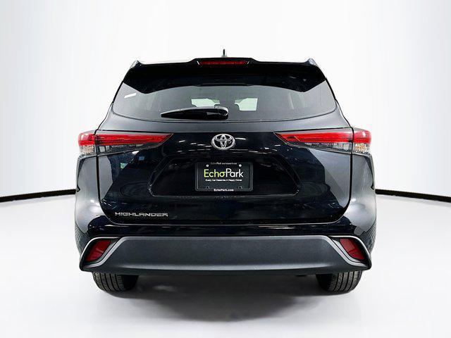 used 2023 Toyota Highlander car, priced at $32,597